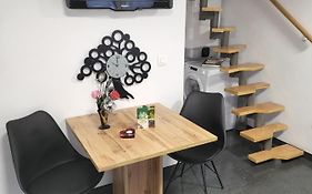 R.I.S.-Rest In Siska Duplex